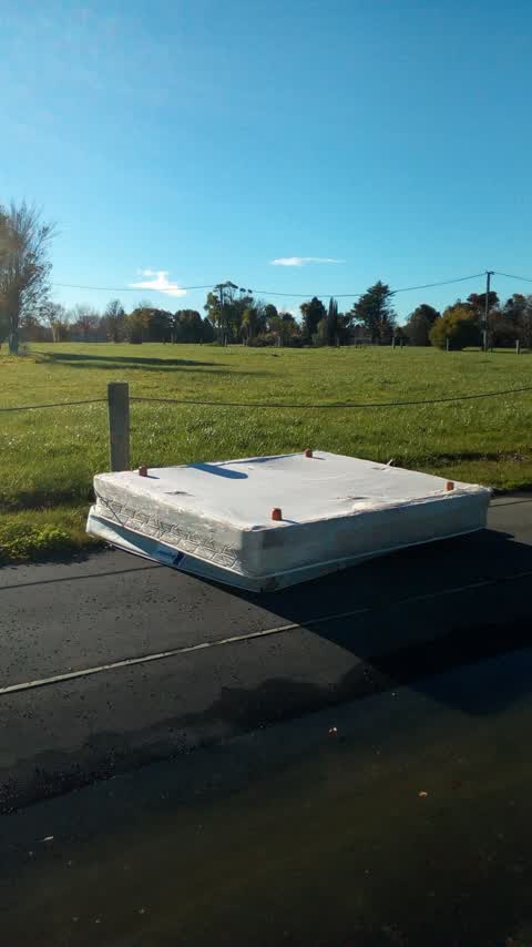 Rubbish/Recycling, a report photo