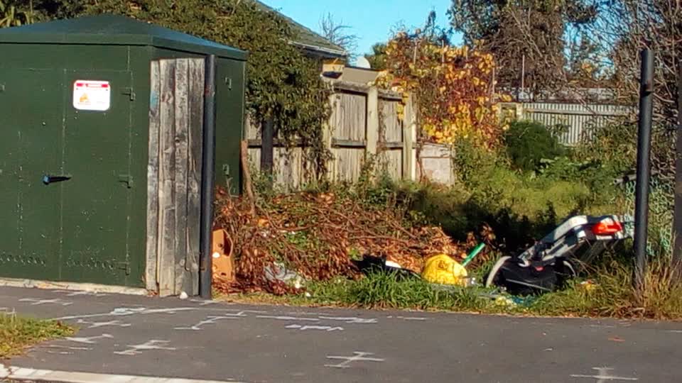 The photograph attached to this rubbish/recycling report