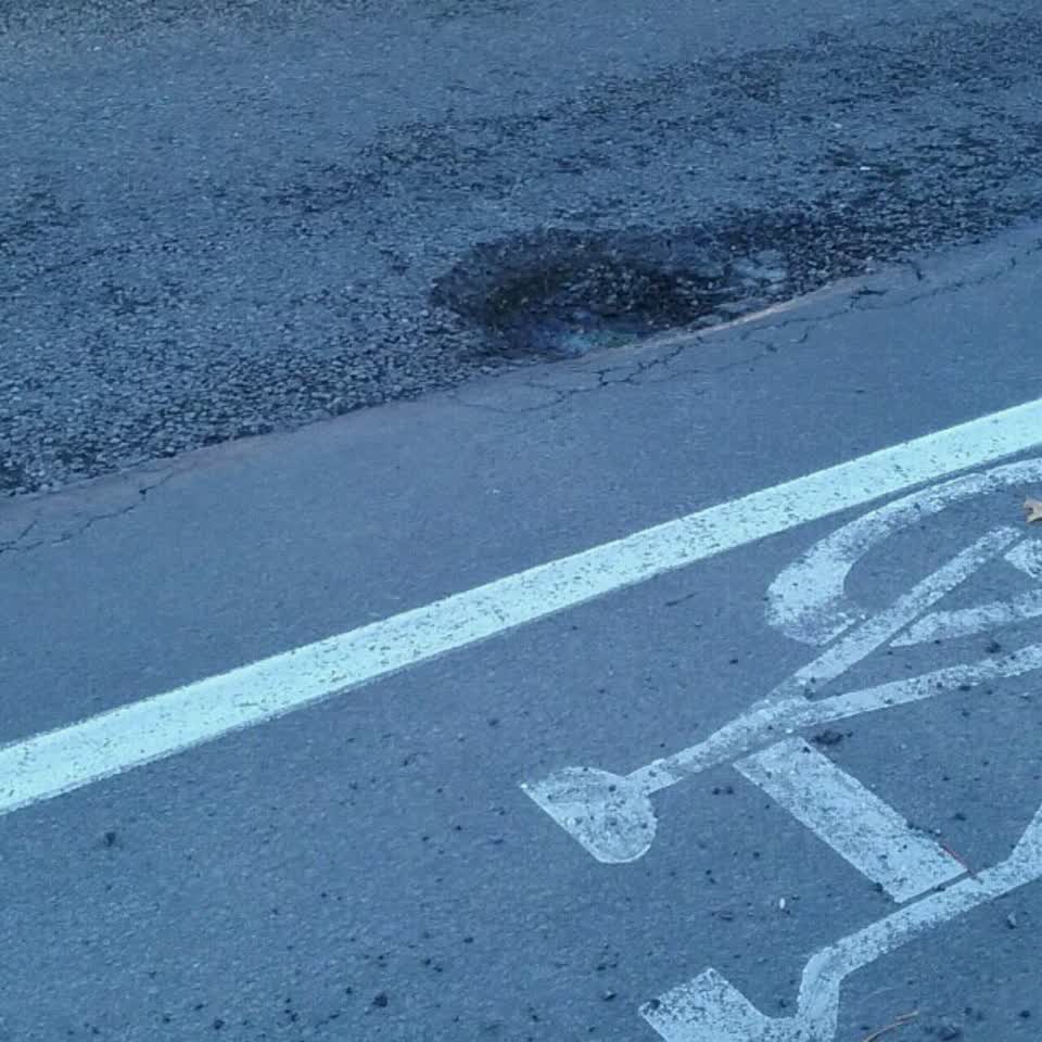 The photograph attached to this roading/streets report