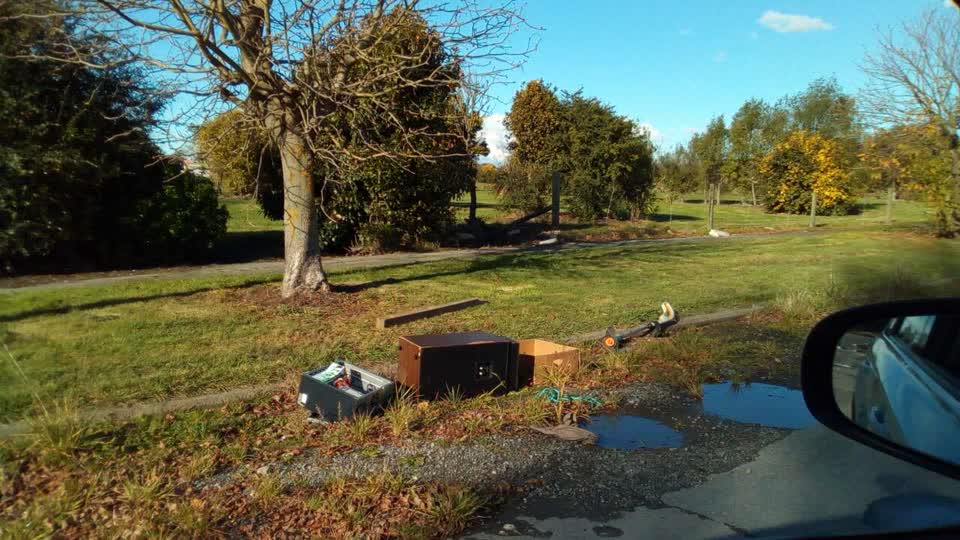 The photograph attached to this rubbish/recycling report