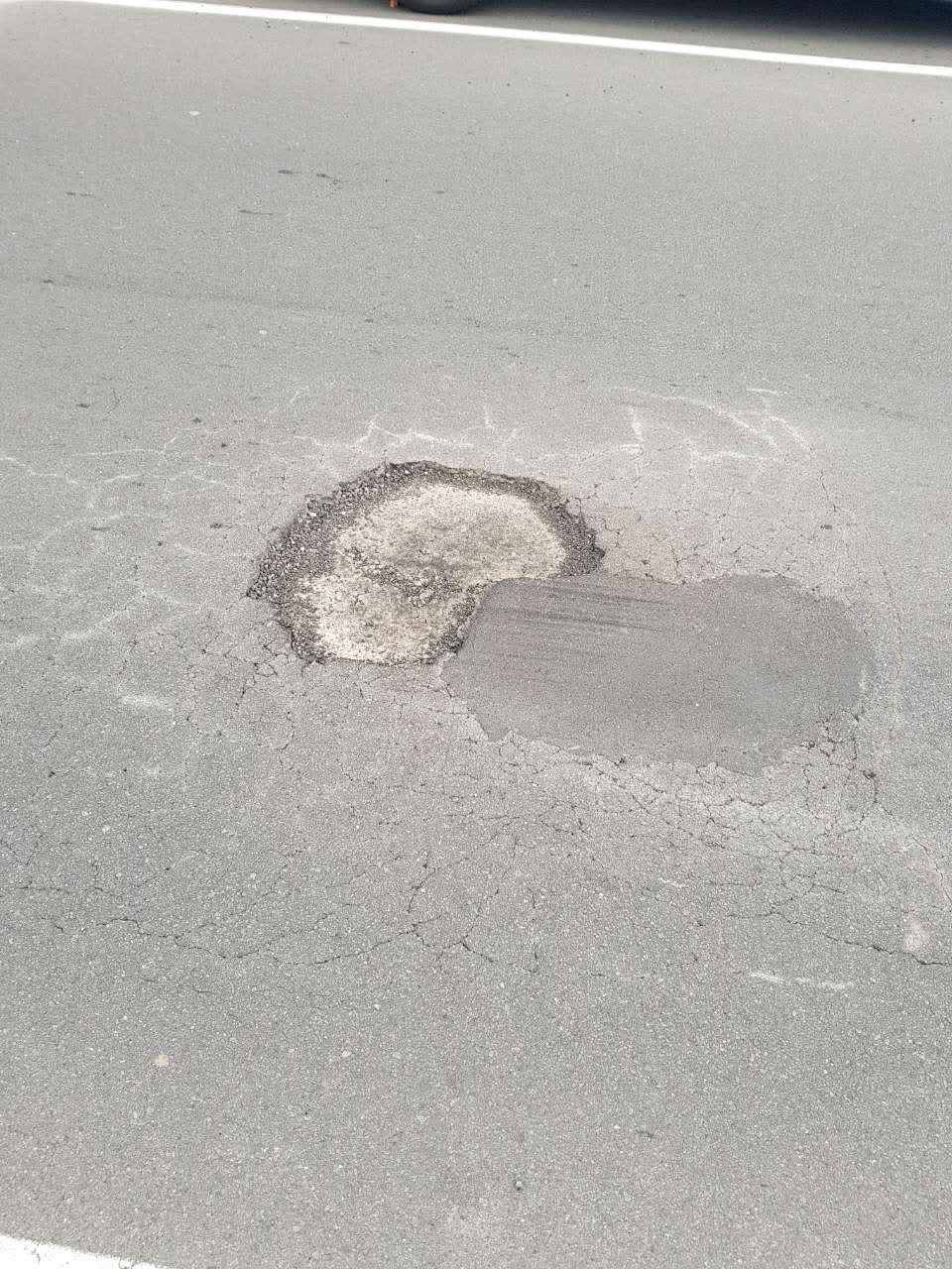 The photograph attached to this roading/streets report