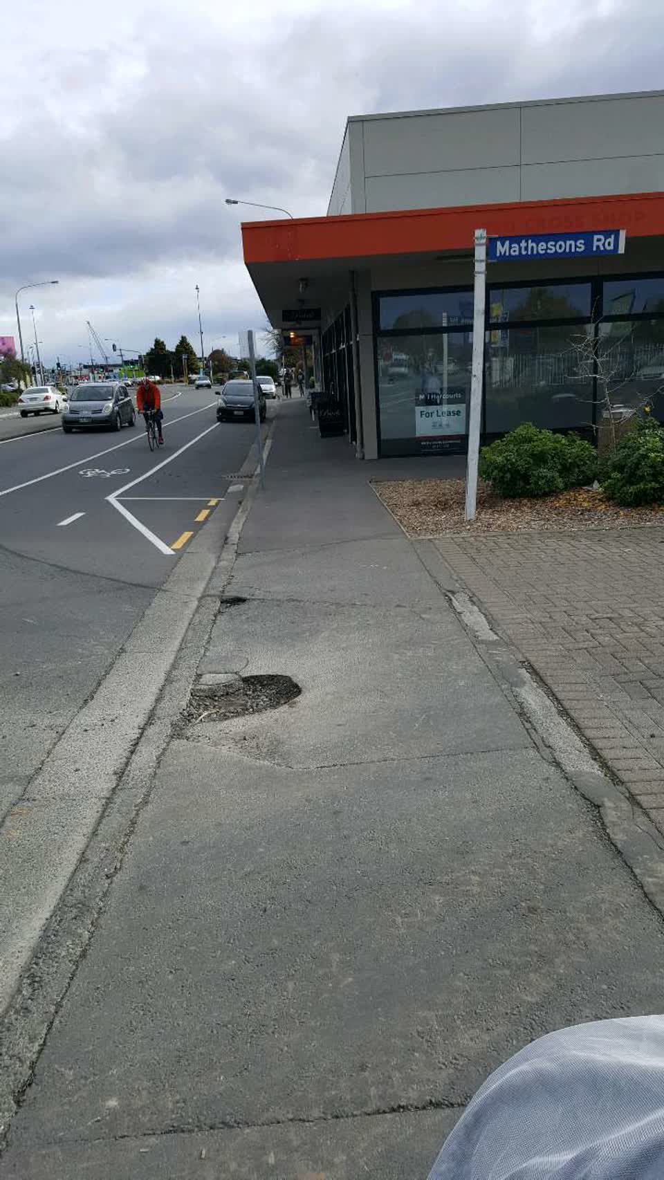 The photograph attached to this roading/streets report
