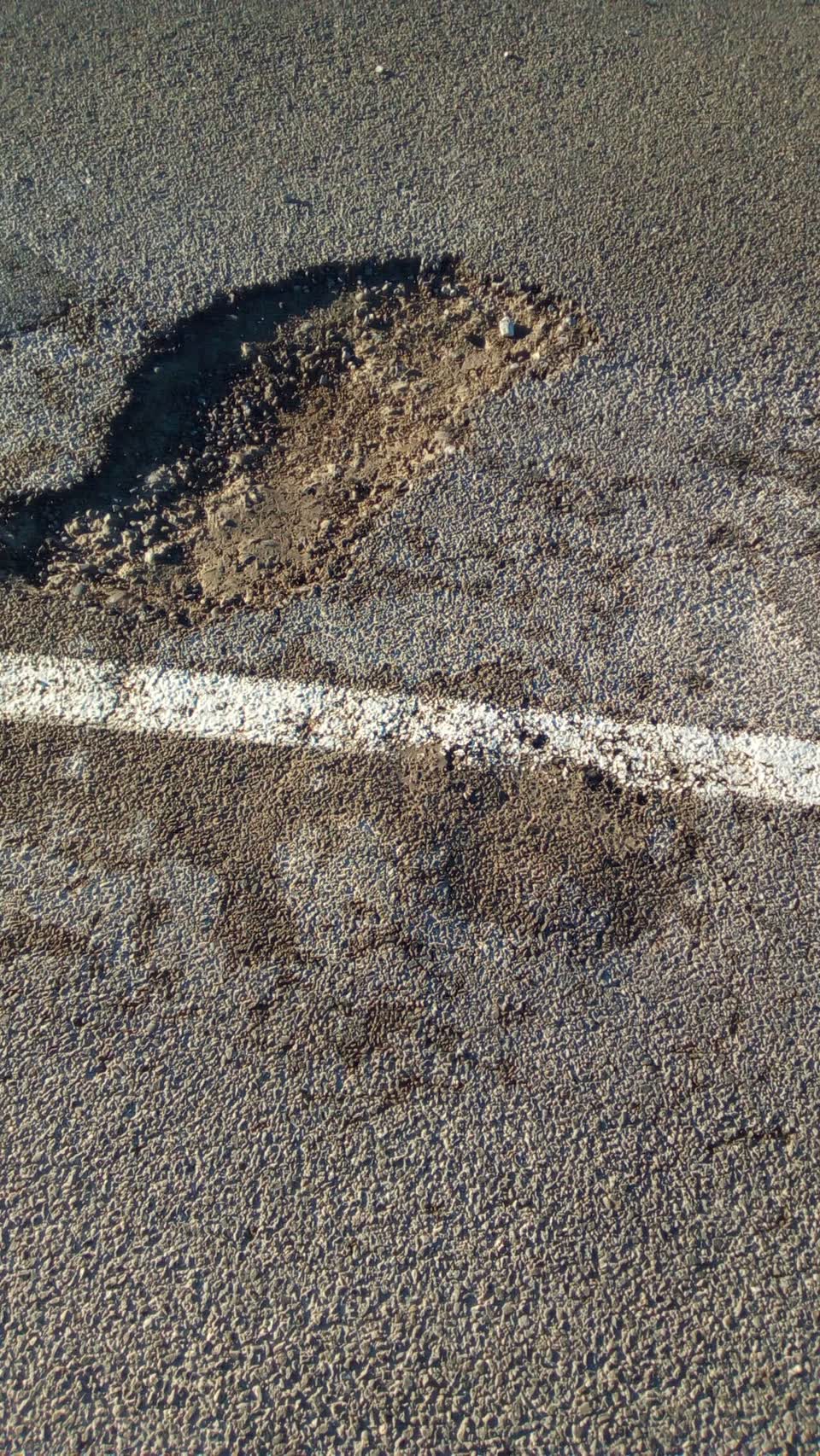 The photograph attached to this roading/streets report