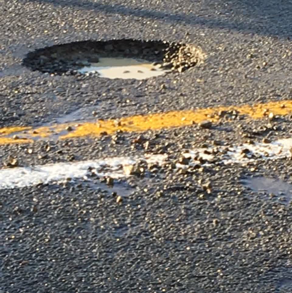 The photograph attached to this roading/streets report