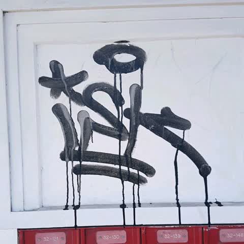Graffiti, a report photo