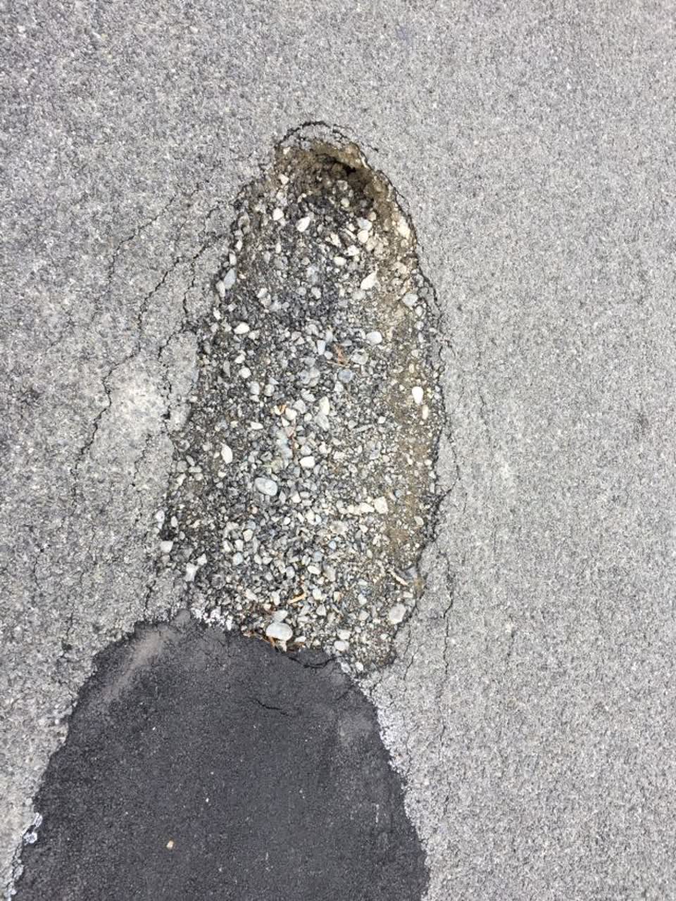 The photograph attached to this roading/streets report
