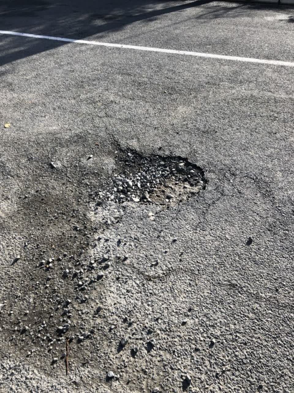 The photograph attached to this roading/streets report