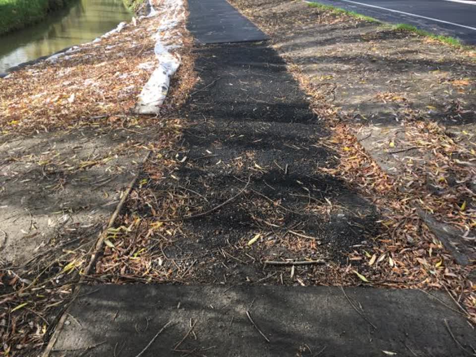 The photograph attached to this roading/streets report