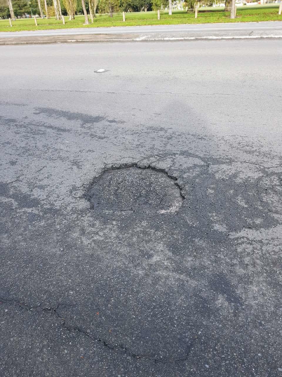 The photograph attached to this roading/streets report