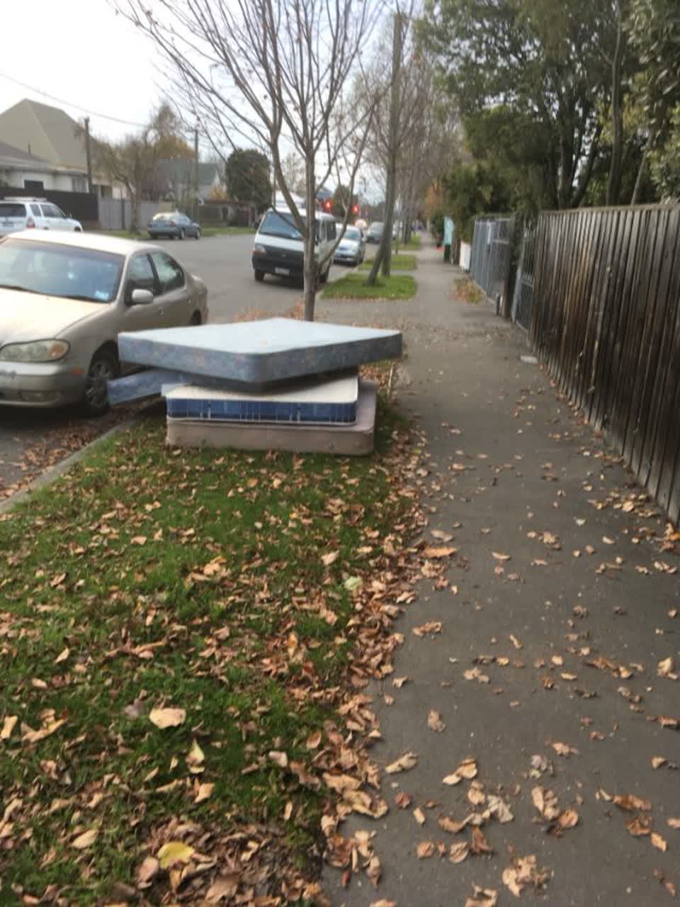 The photograph attached to this rubbish/recycling report