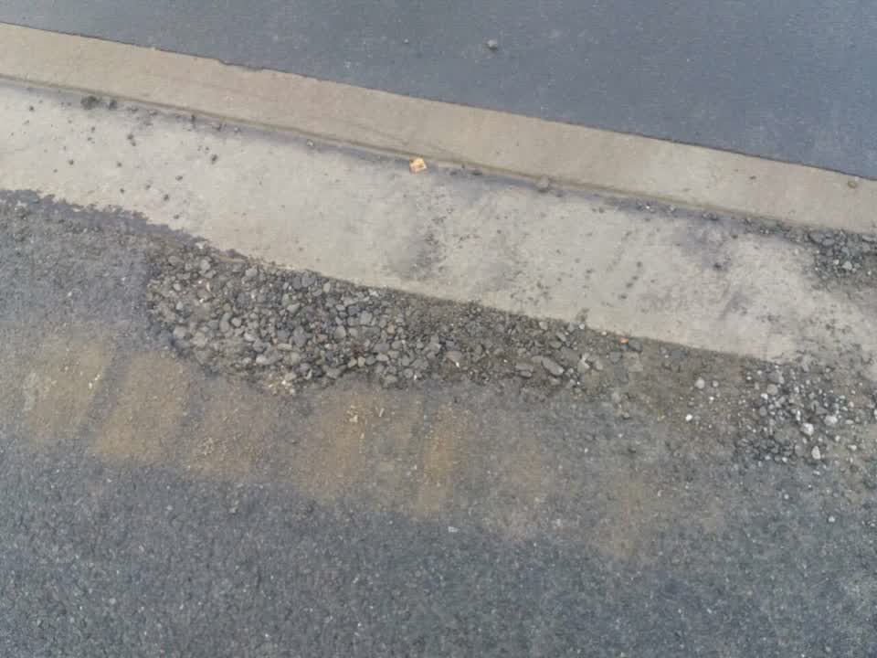 The photograph attached to this roading/streets report