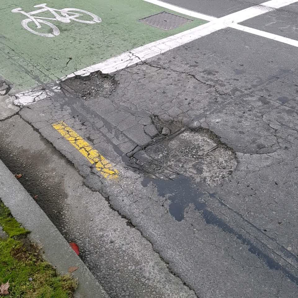 The photograph attached to this roading/streets report