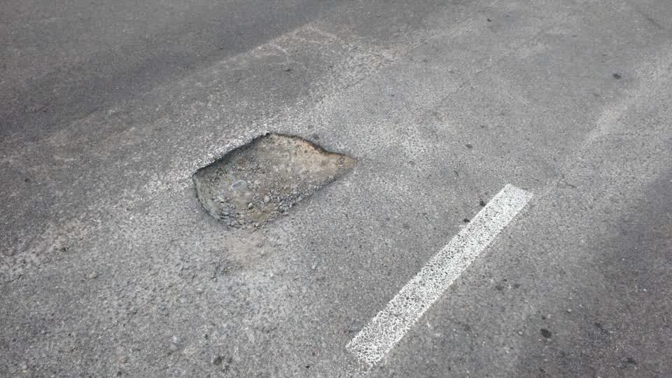 The photograph attached to this roading/streets report