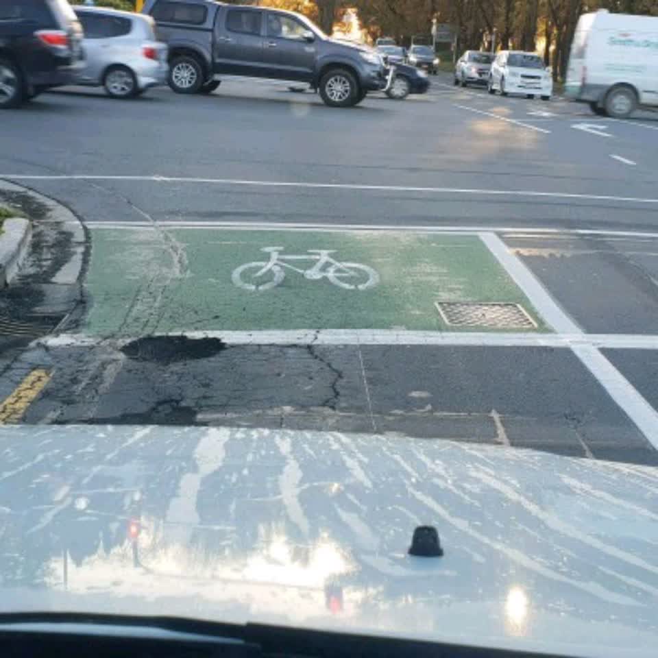 The photograph attached to this roading/streets report