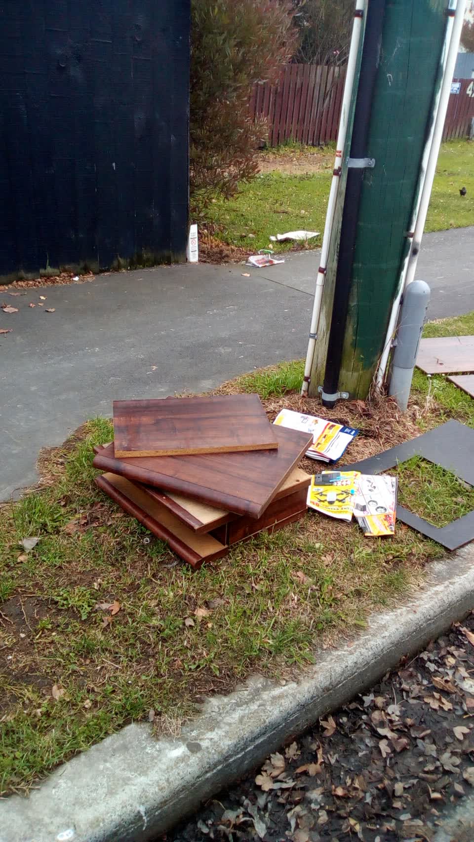 The photograph attached to this rubbish/recycling report