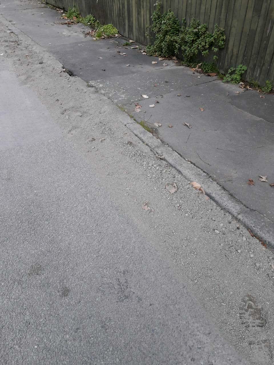 The photograph attached to this roading/streets report
