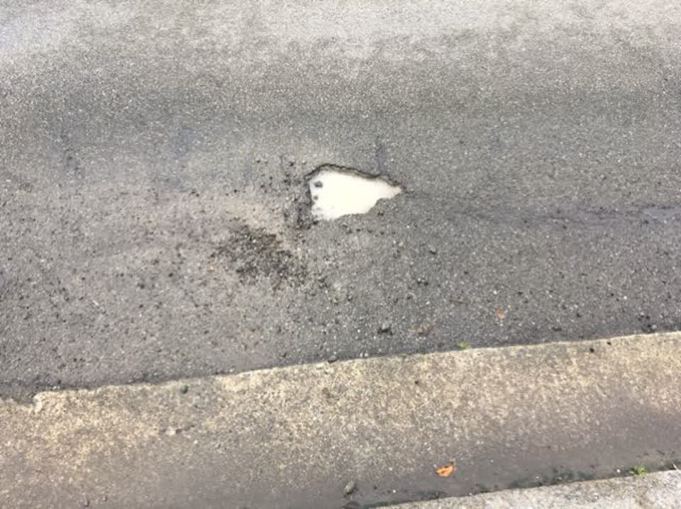 The photograph attached to this roading/streets report