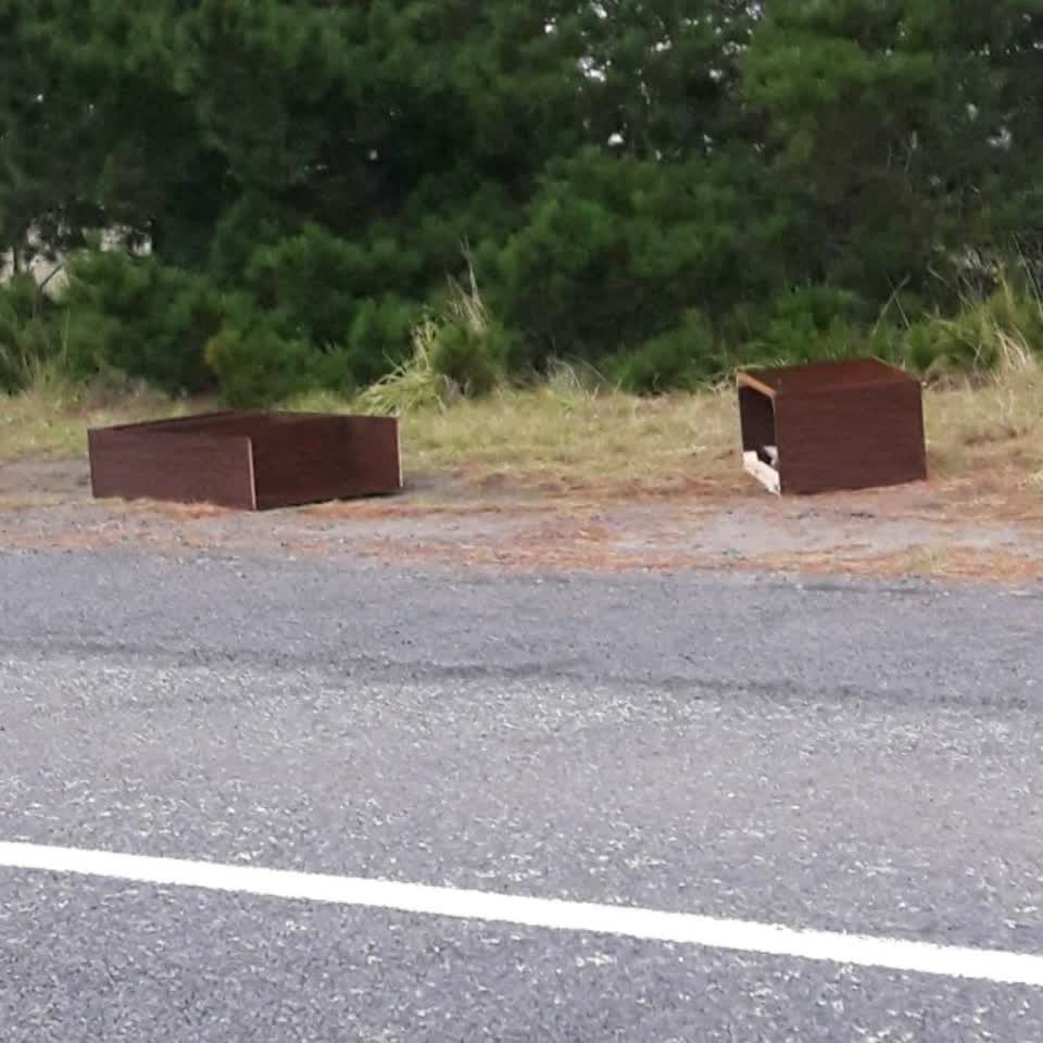 The photograph attached to this rubbish/recycling report