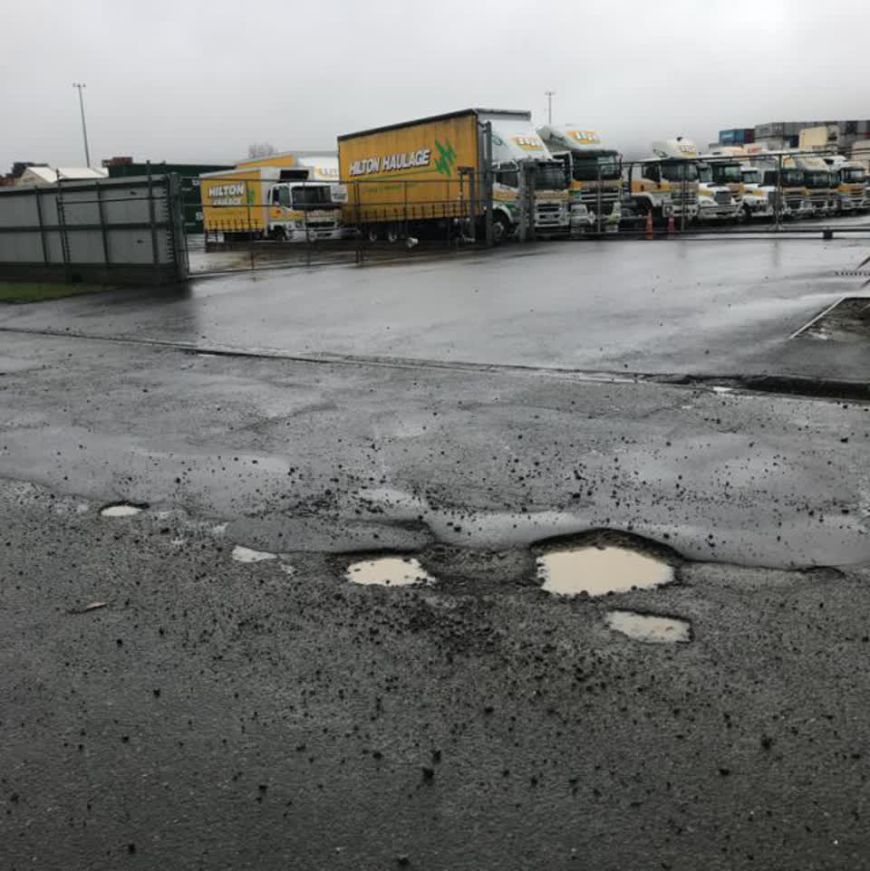 The photograph attached to this roading/streets report