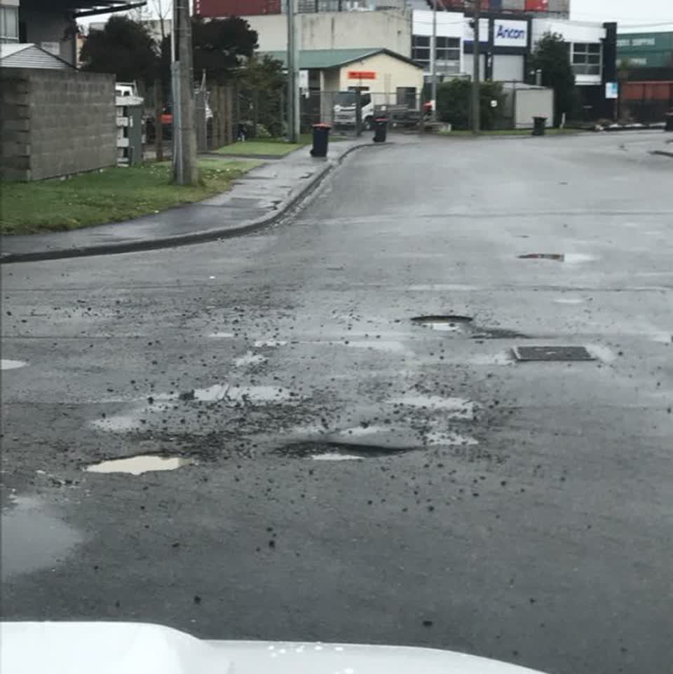 The photograph attached to this roading/streets report