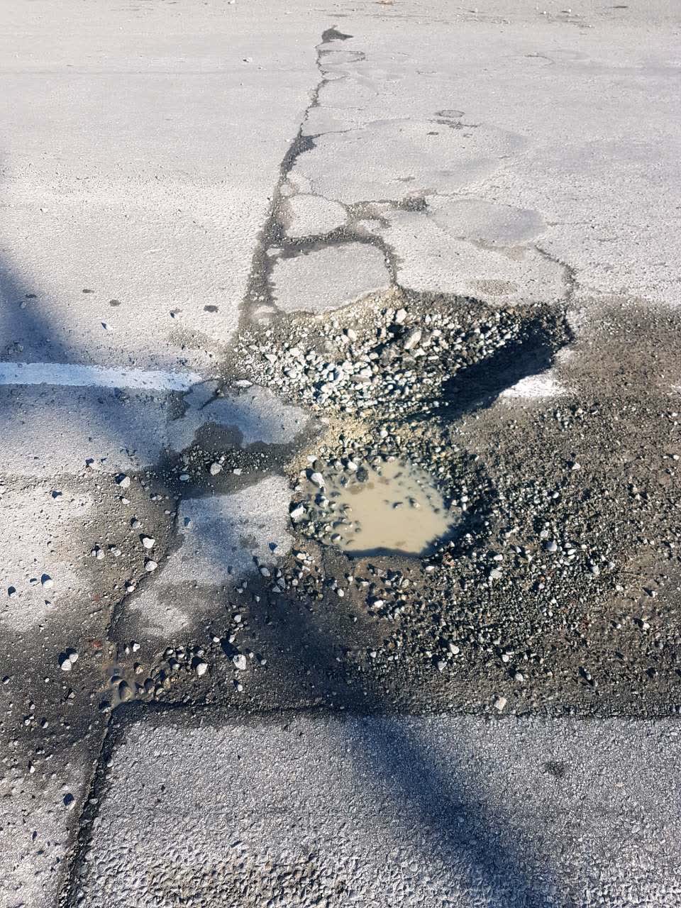 The photograph attached to this roading/streets report
