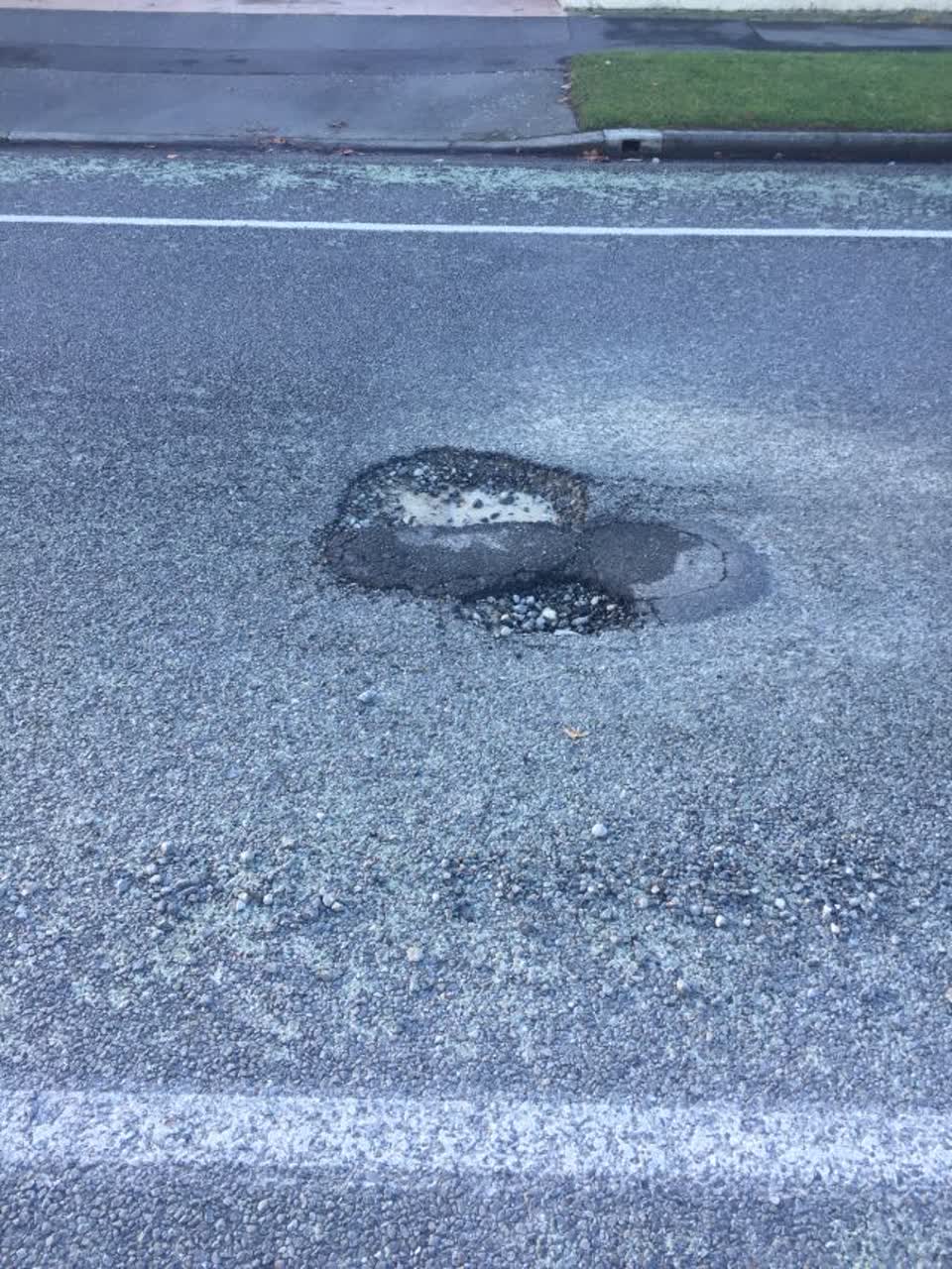 The photograph attached to this roading/streets report