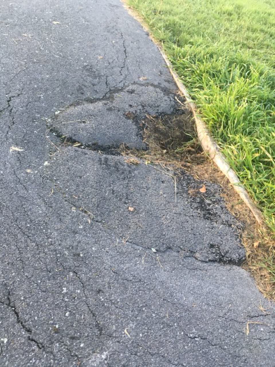 The photograph attached to this roading/streets report