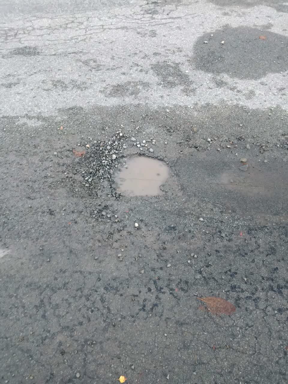 The photograph attached to this roading/streets report