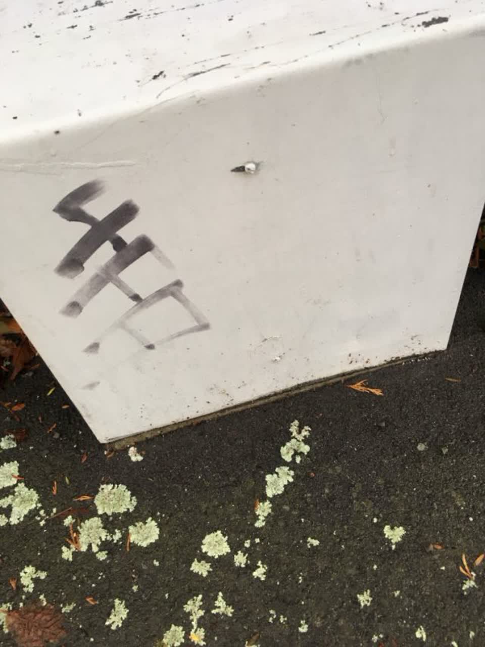 The photograph attached to this graffiti report