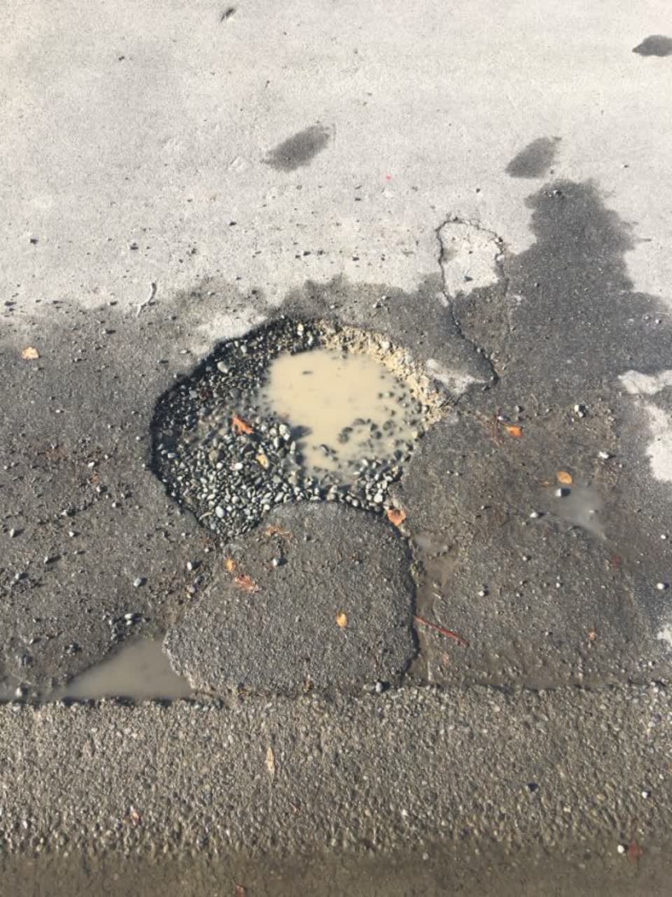 The photograph attached to this roading/streets report