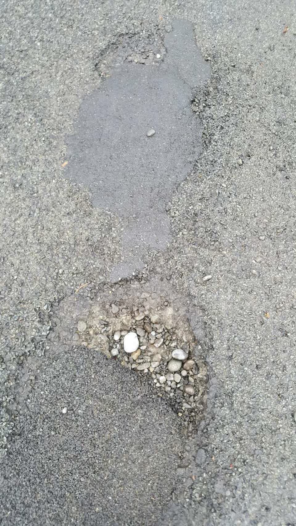 The photograph attached to this roading/streets report