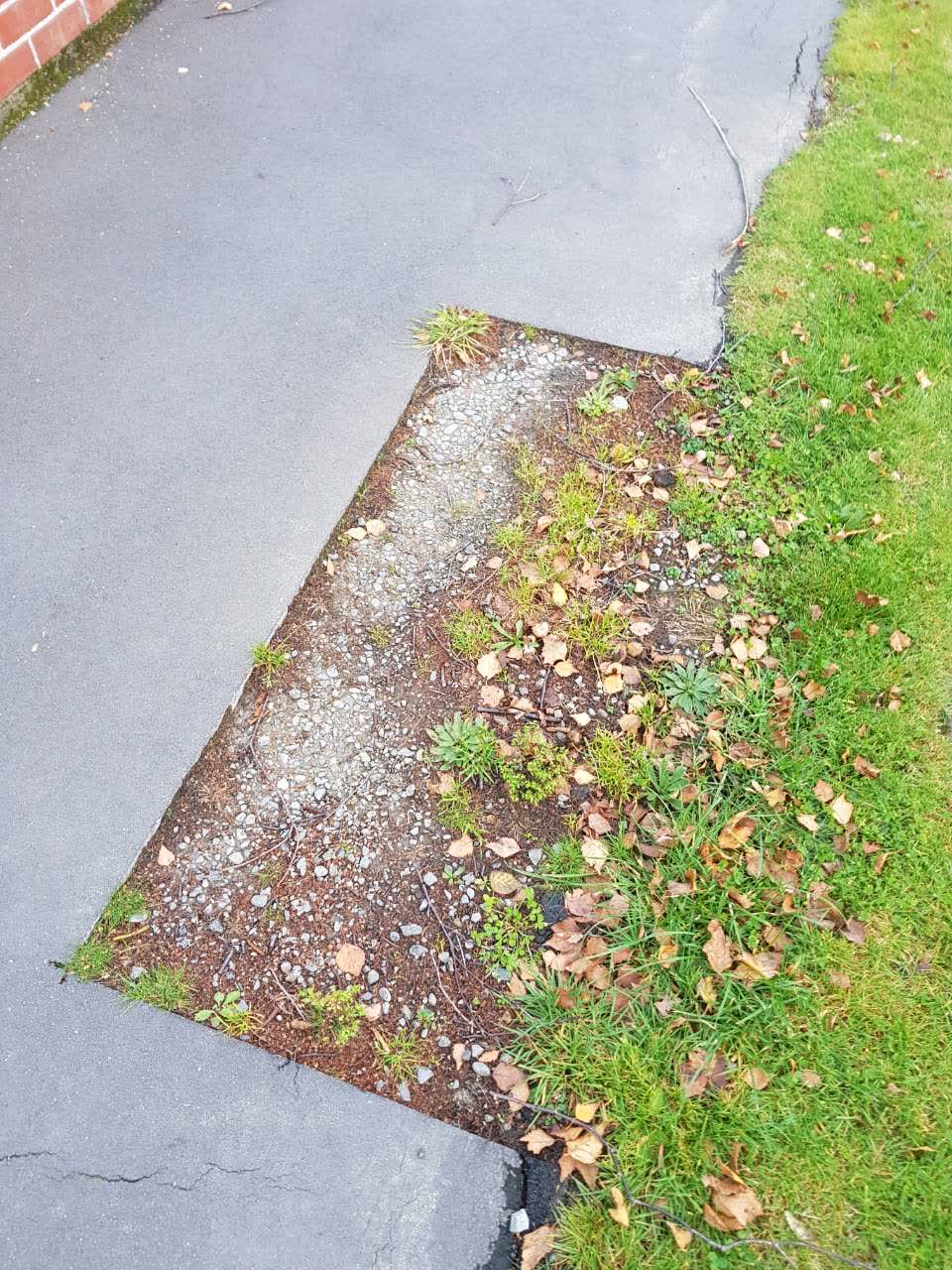 The photograph attached to this roading/streets report