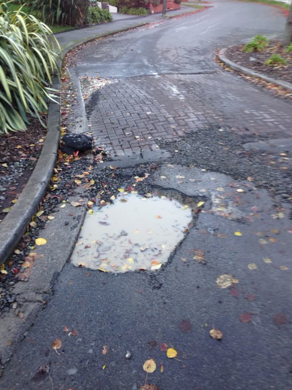 The photograph attached to this roading/streets report