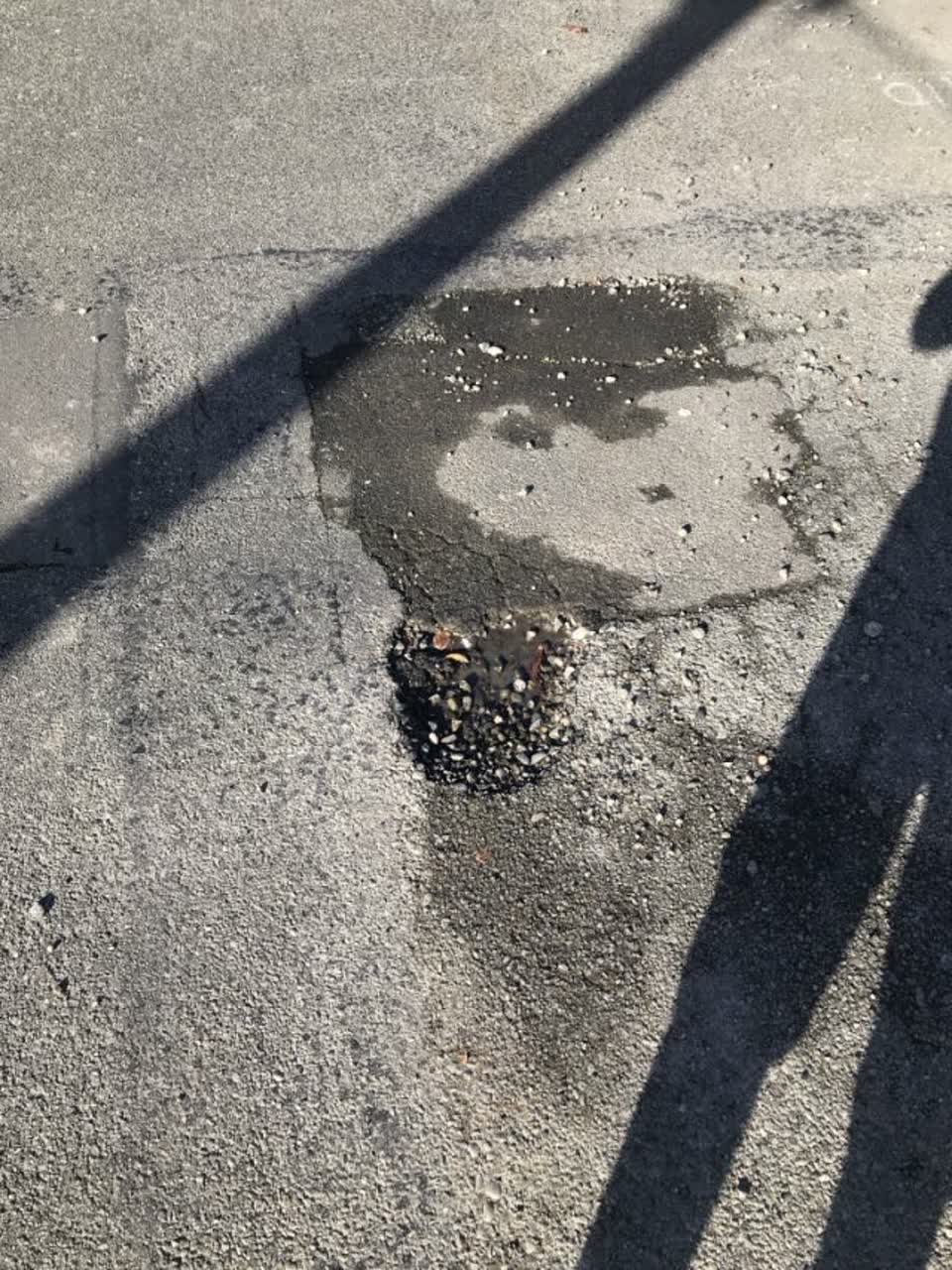 The photograph attached to this roading/streets report