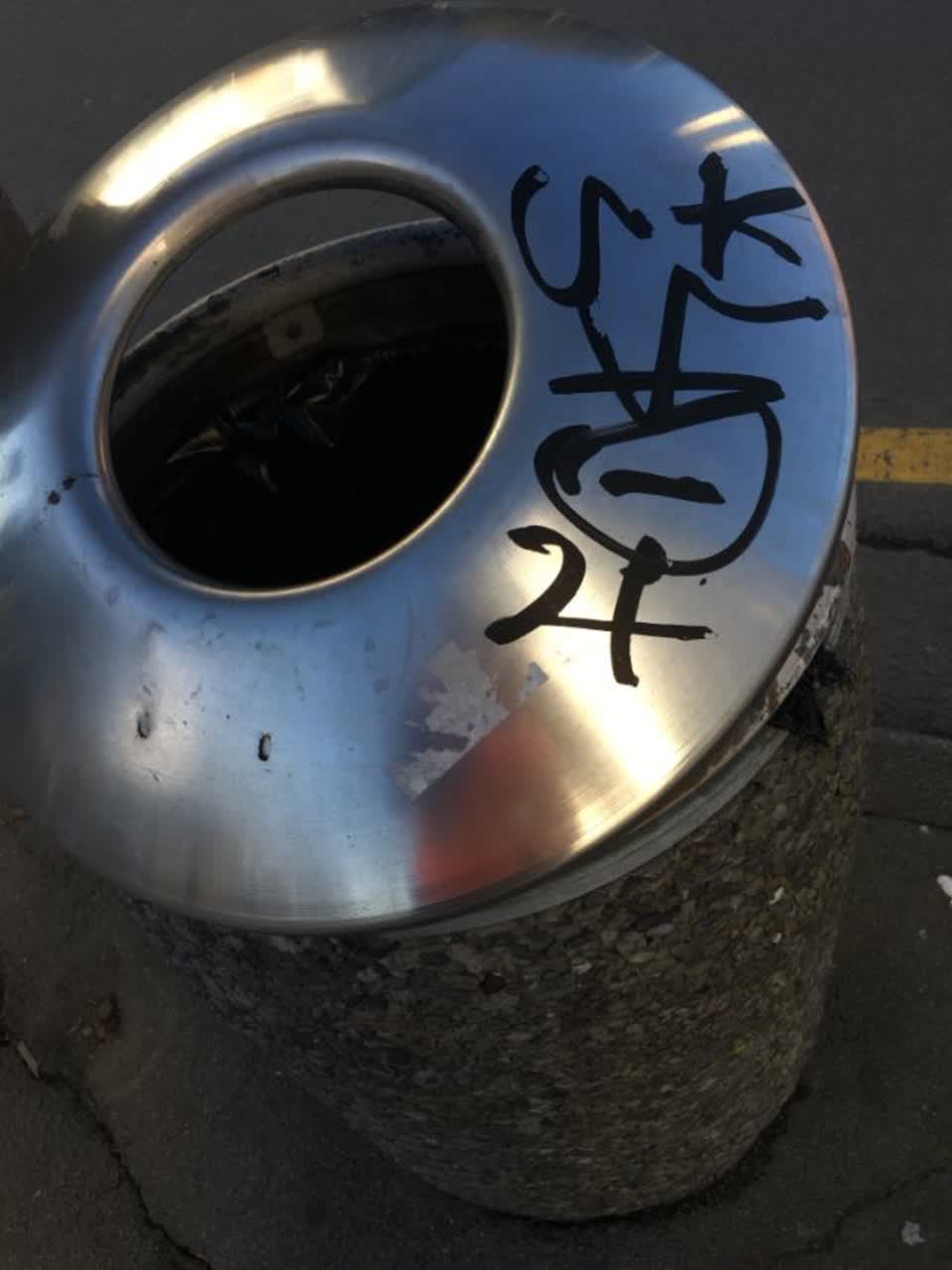 The photograph attached to this graffiti report