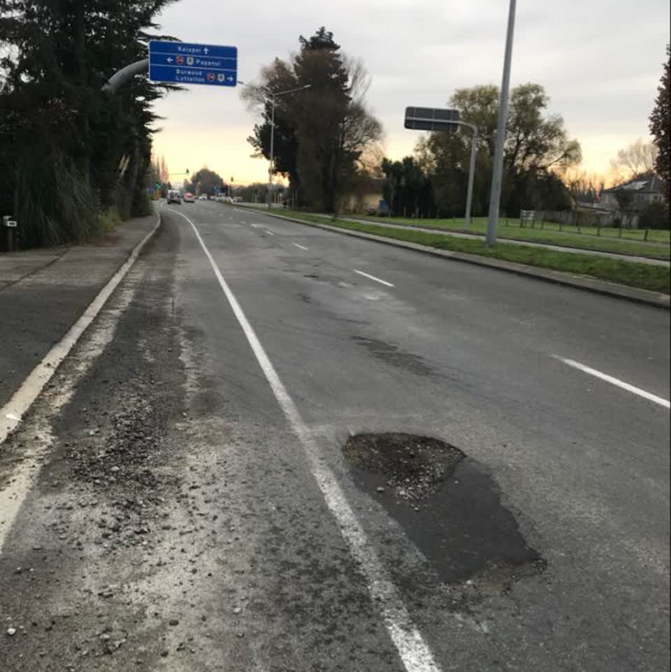 The photograph attached to this roading/streets report