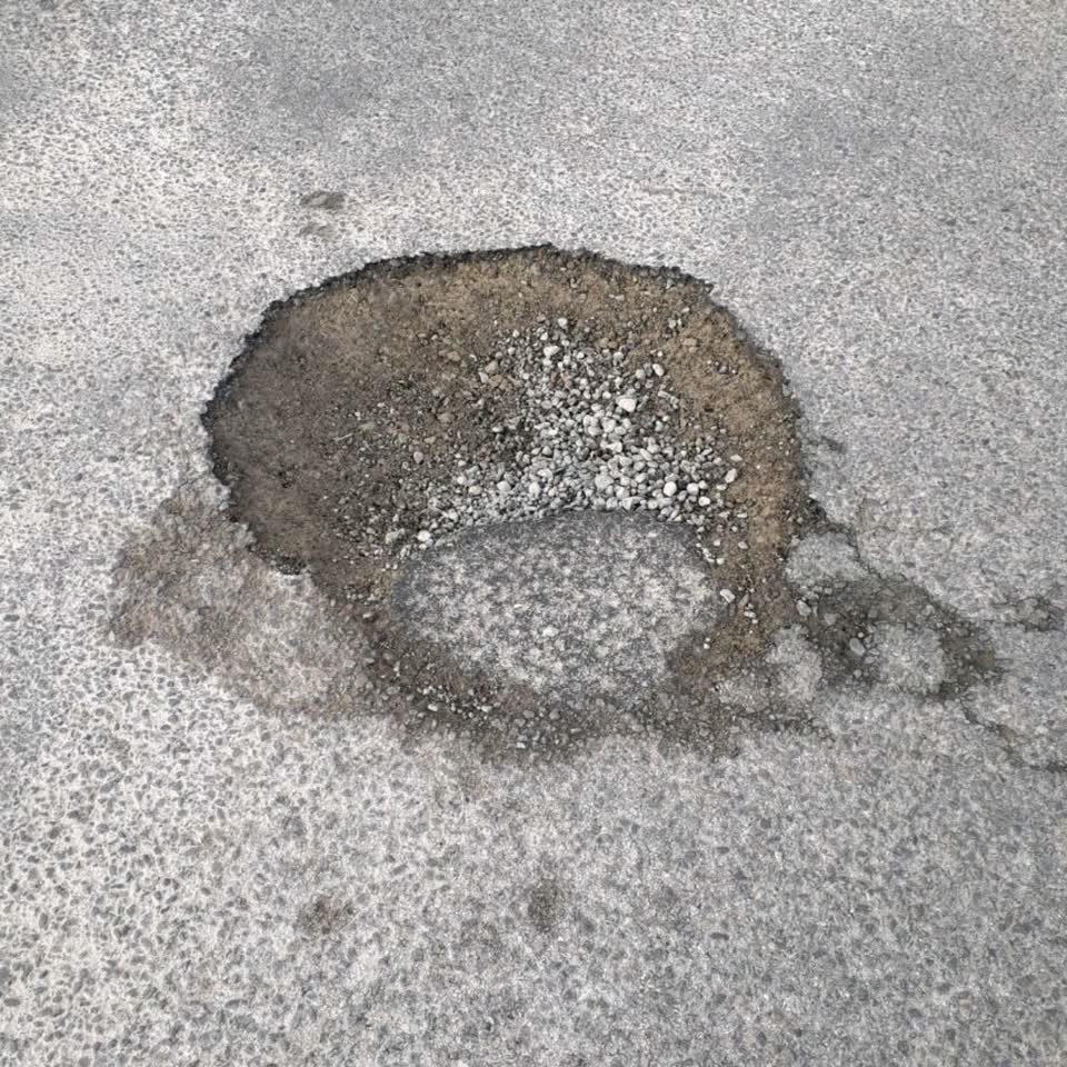 The photograph attached to this roading/streets report