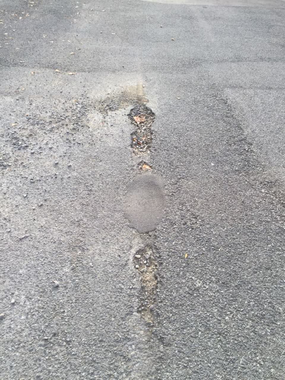 The photograph attached to this roading/streets report