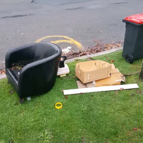 Rubbish/Recycling, a report photo