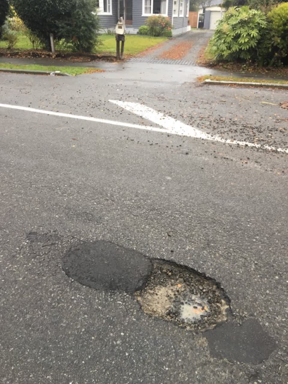 The photograph attached to this roading/streets report