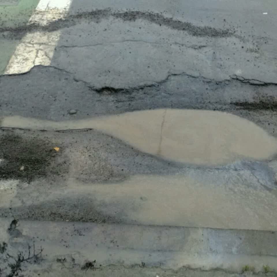 The photograph attached to this roading/streets report