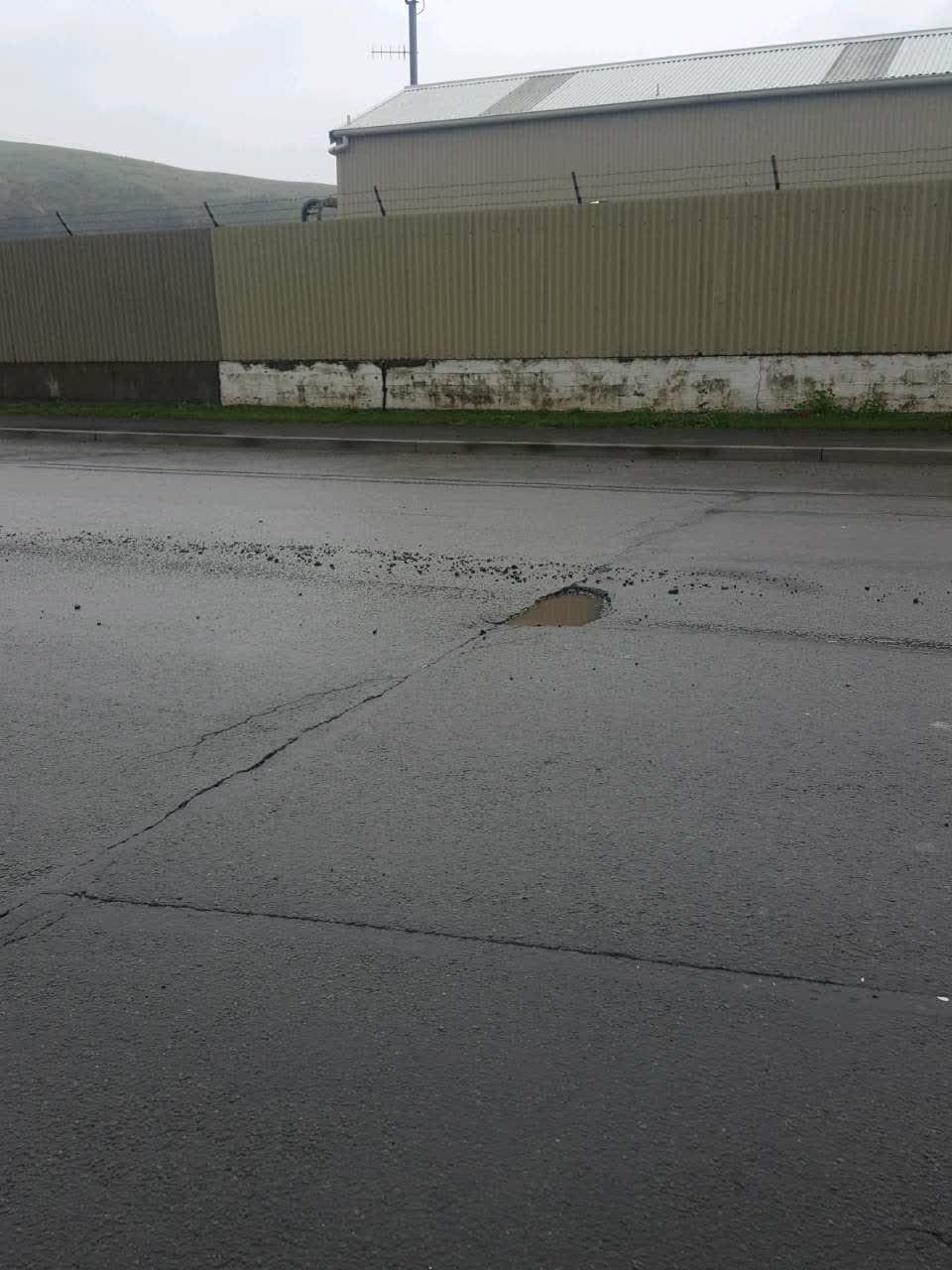 The photograph attached to this roading/streets report