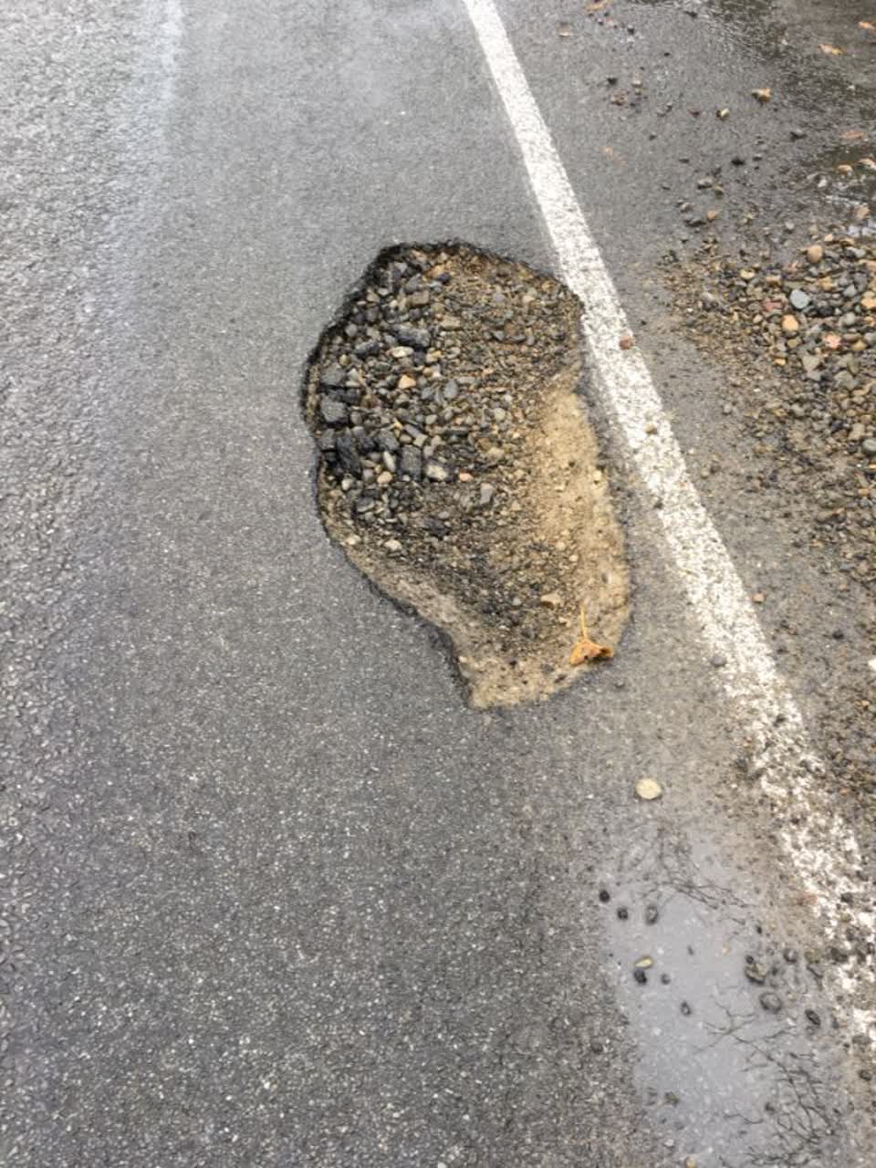 The photograph attached to this roading/streets report