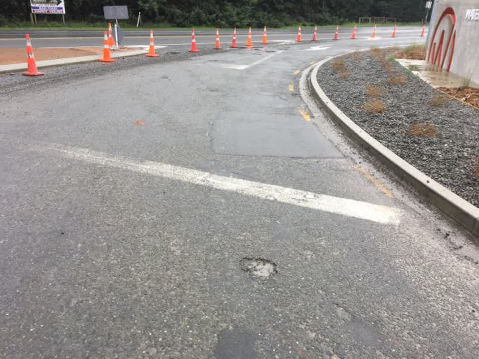 The photograph attached to this roading/streets report
