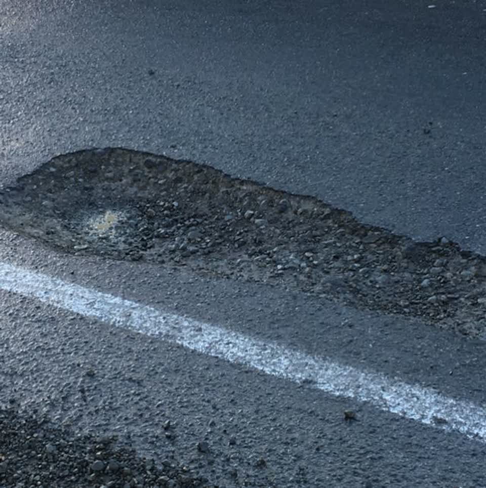 The photograph attached to this roading/streets report