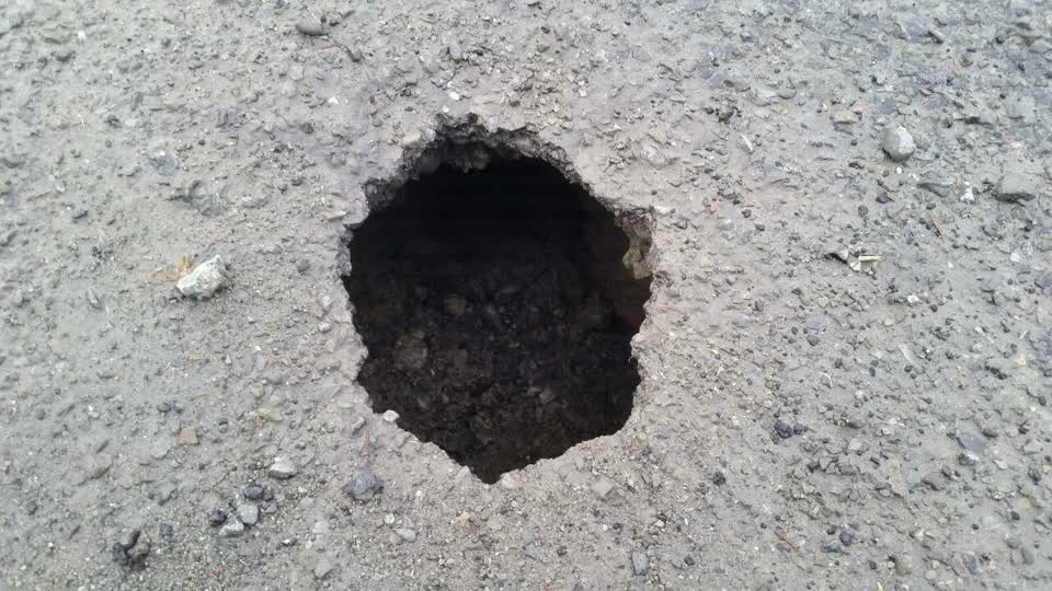 The photograph attached to this roading/streets report