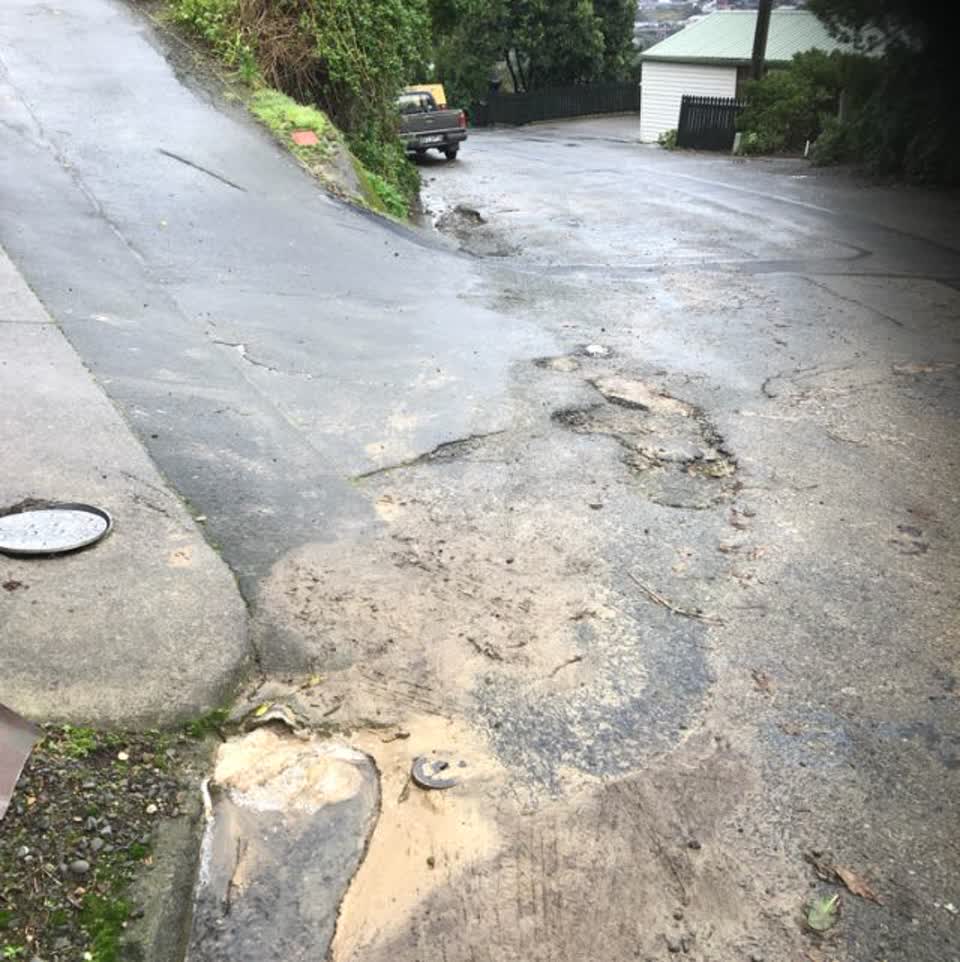 The photograph attached to this roading/streets report