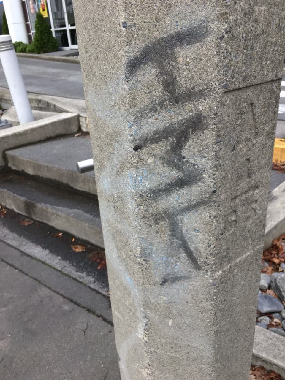 The photograph attached to this graffiti report
