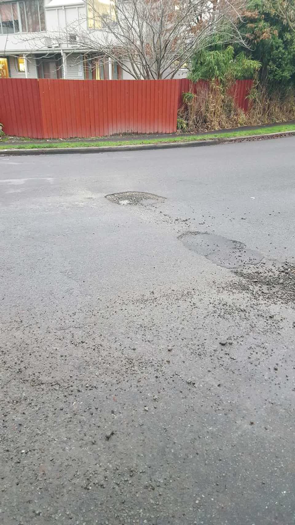 The photograph attached to this roading/streets report