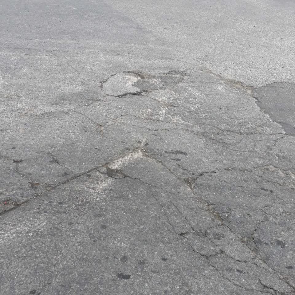 The photograph attached to this roading/streets report